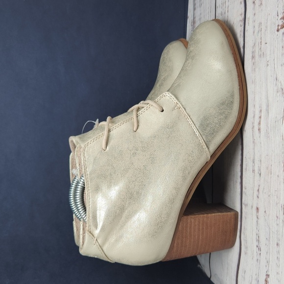 TOMS | NEW Lunata Gold Metallic Heeled Lace Up Booties Academia Size 11 - Picture 5 of 10